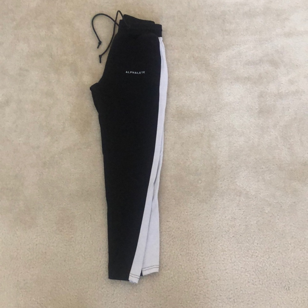 alphalete joggers size xs